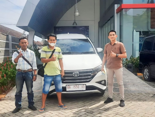 Penyerahan Unit Toyota Padang